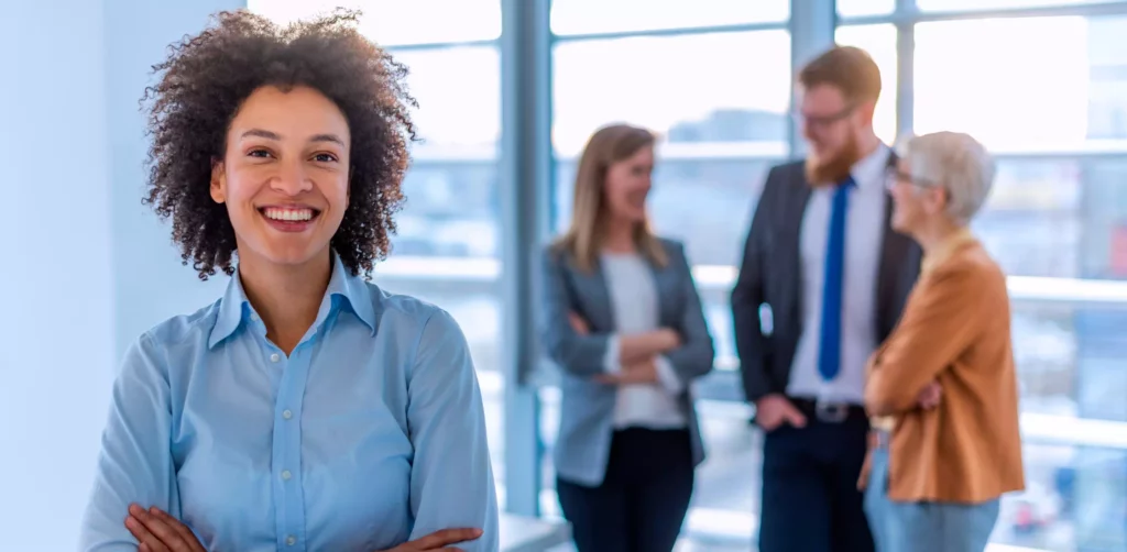 Une femme vient de voir pourquoi il faut choisir une formation management sur mesure avec Bernat Conseil et Formation